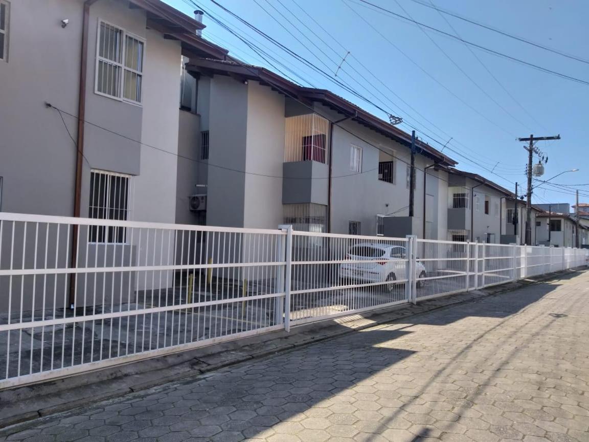 - Grande - 250m Da Apartment *